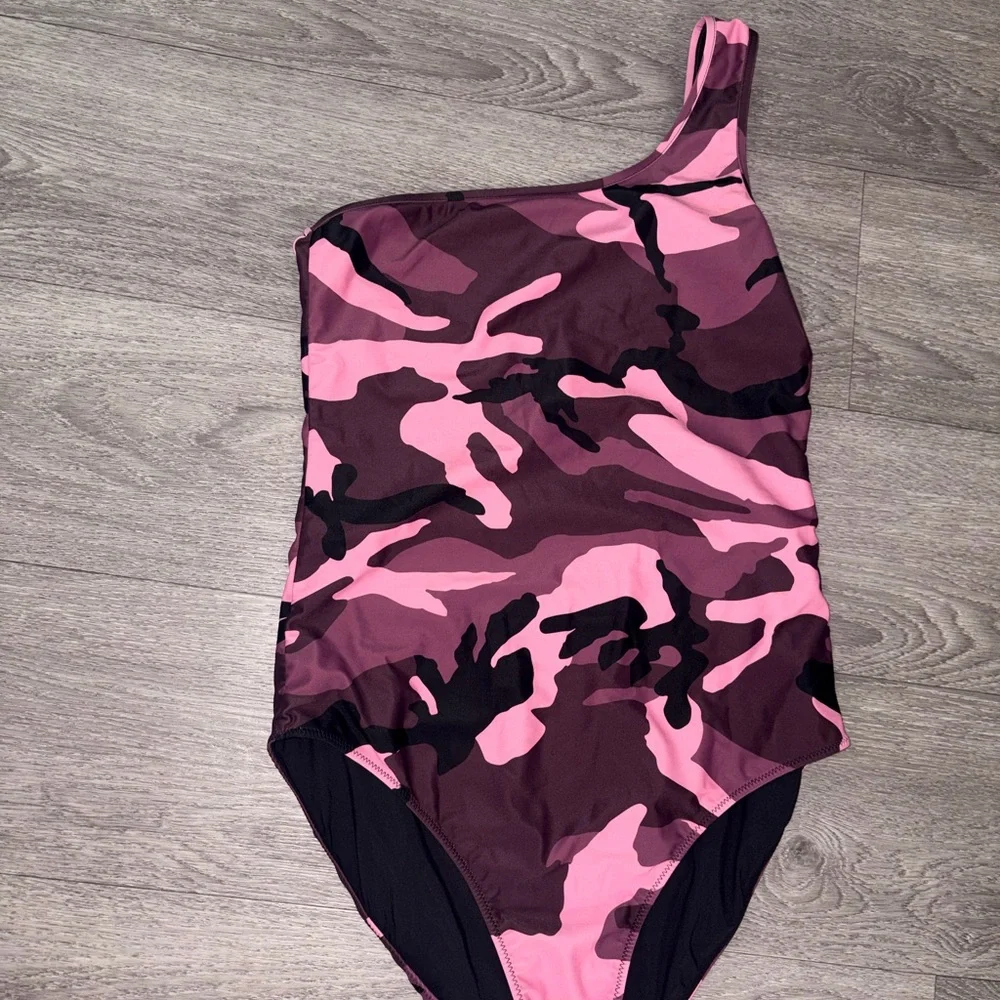 Balenciaga Black/pink one shoulder jersey camo New boutique swimsuit 🩱 - Picture 15 of 16